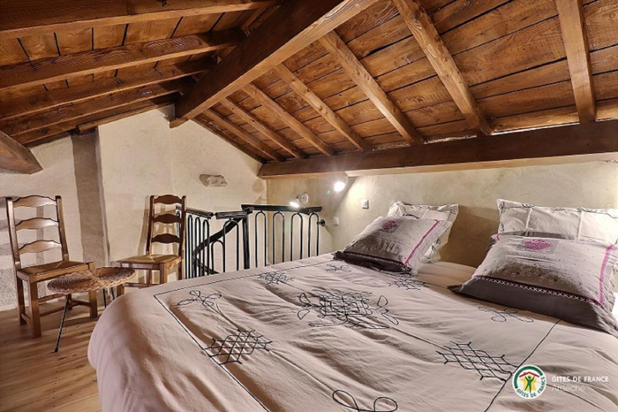 Le Cocon Du Vivarais Rochepaule Habitación foto